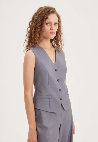 жилет. Изображение 2