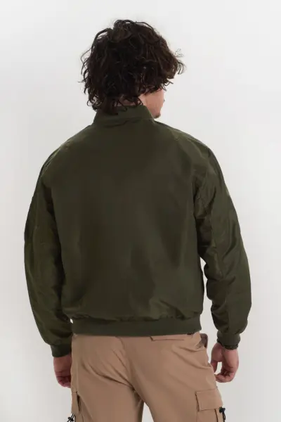 бомбер. Изображение 3