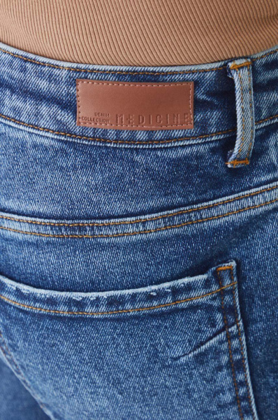 джинсы. Изображение 1